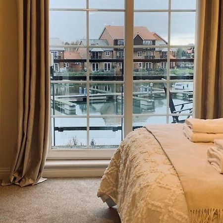 Waterside Townhouse With Balcony And Marina View Appartamento Skellingthorpe Esterno foto