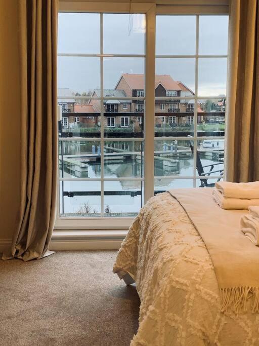 Waterside Townhouse With Balcony And Marina View Appartamento Skellingthorpe Esterno foto