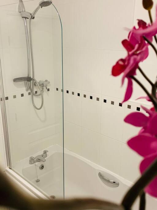 Waterside Townhouse With Balcony And Marina View Appartamento Skellingthorpe Esterno foto
